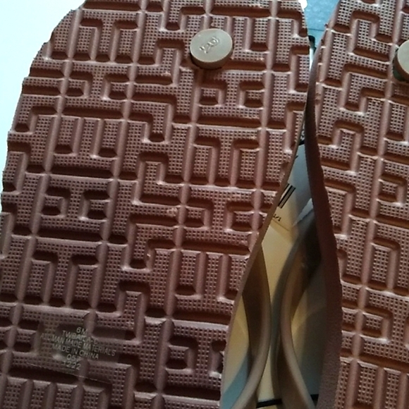 Nwt Tommy Hilfiger Flip Flop (6) - Picture 7 of 7